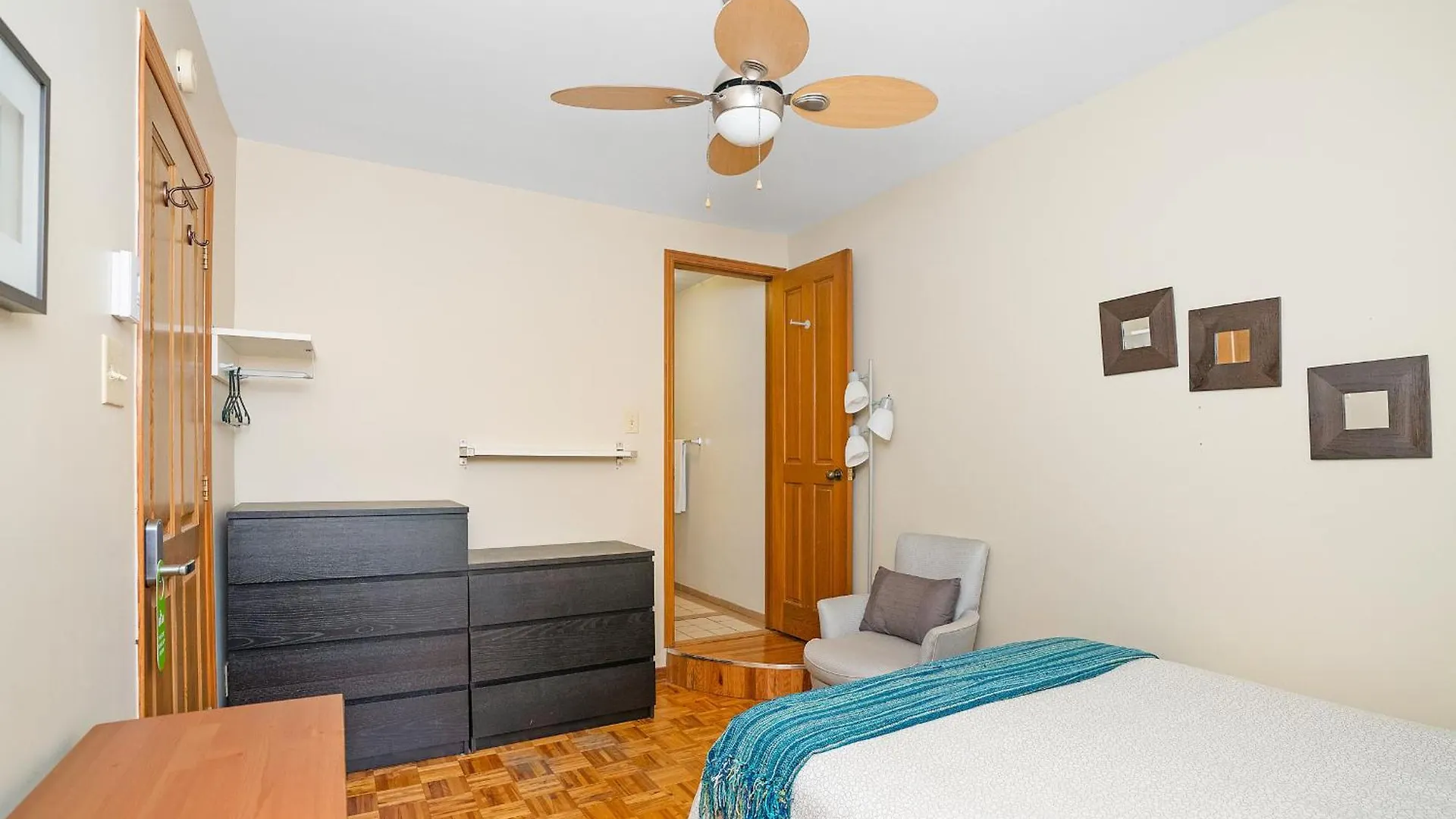 Accueil Chez Francois Bed & Breakfast Montreal