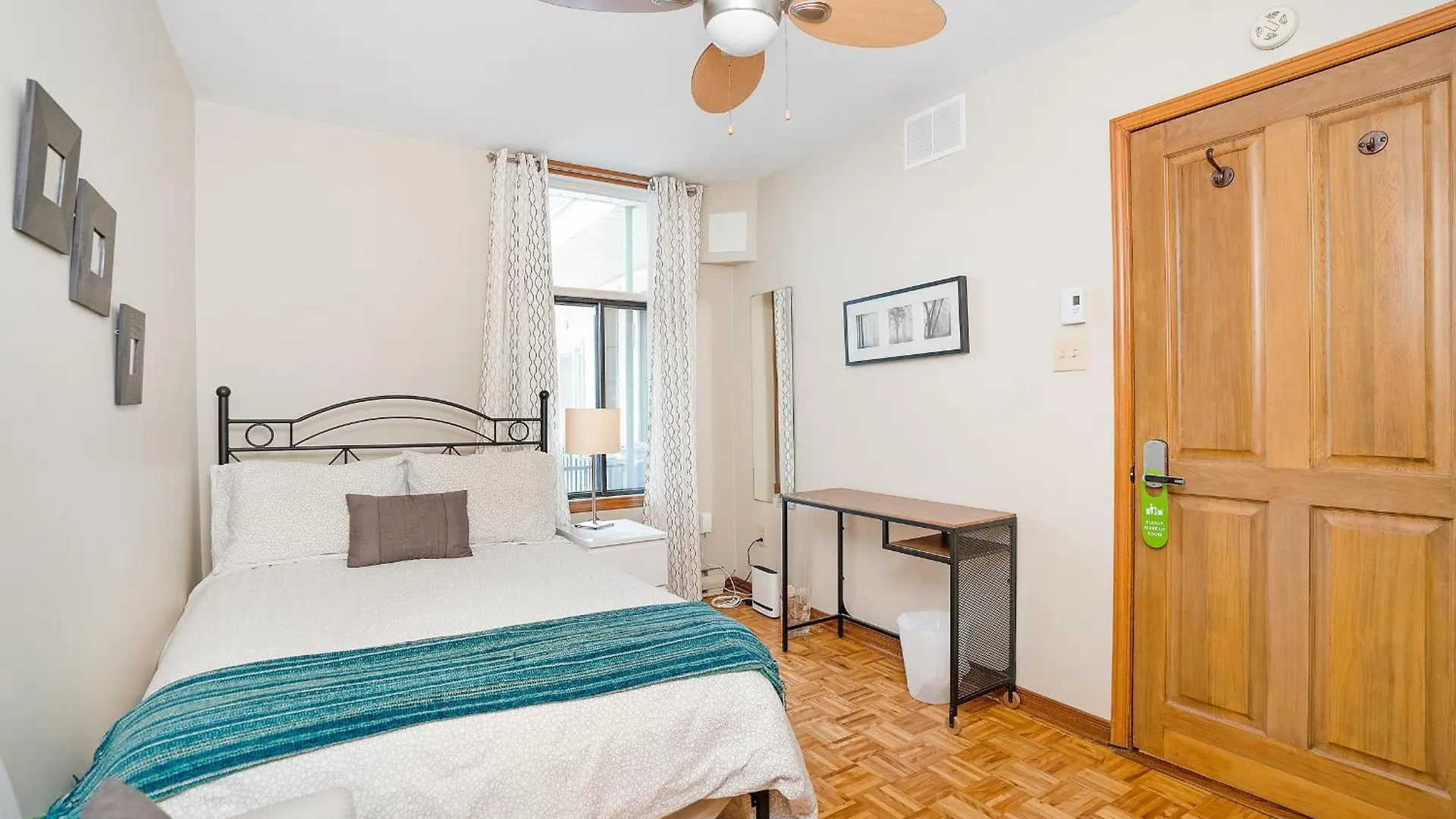 Accueil Chez Francois Bed & Breakfast Montreal